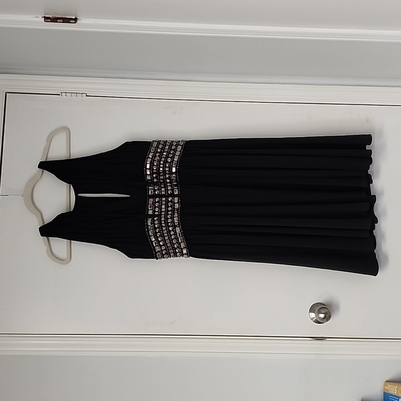 Black beaded waist keyhole dress from rk, size 10 or 12 - Picture 3 of 5